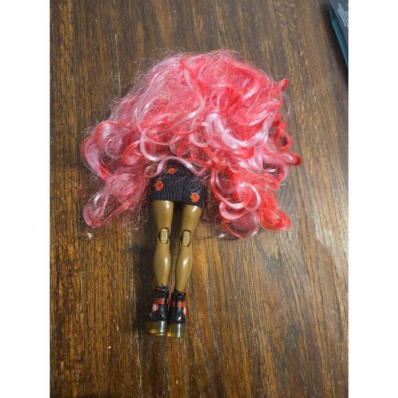 Rainbow high doll Daria Rosalyn - Picture 3 of 4